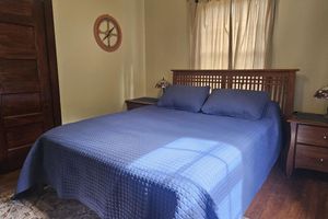 Alquiler Vacacional - A Charming Craftsman's Cottage that is 5 minute walk from downtown Greeneville.