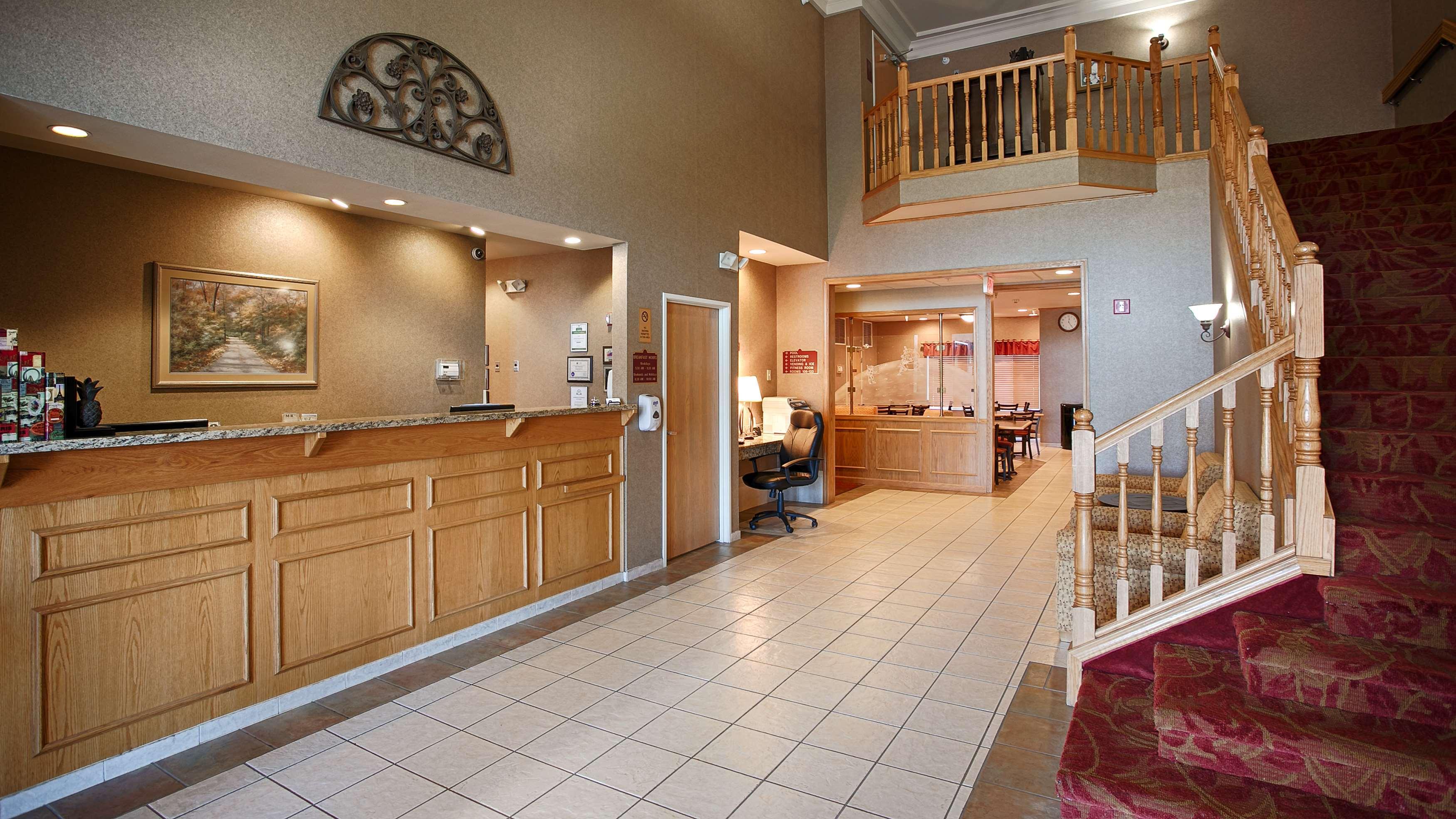 Vista Lobby Best Western Wapakoneta Inn