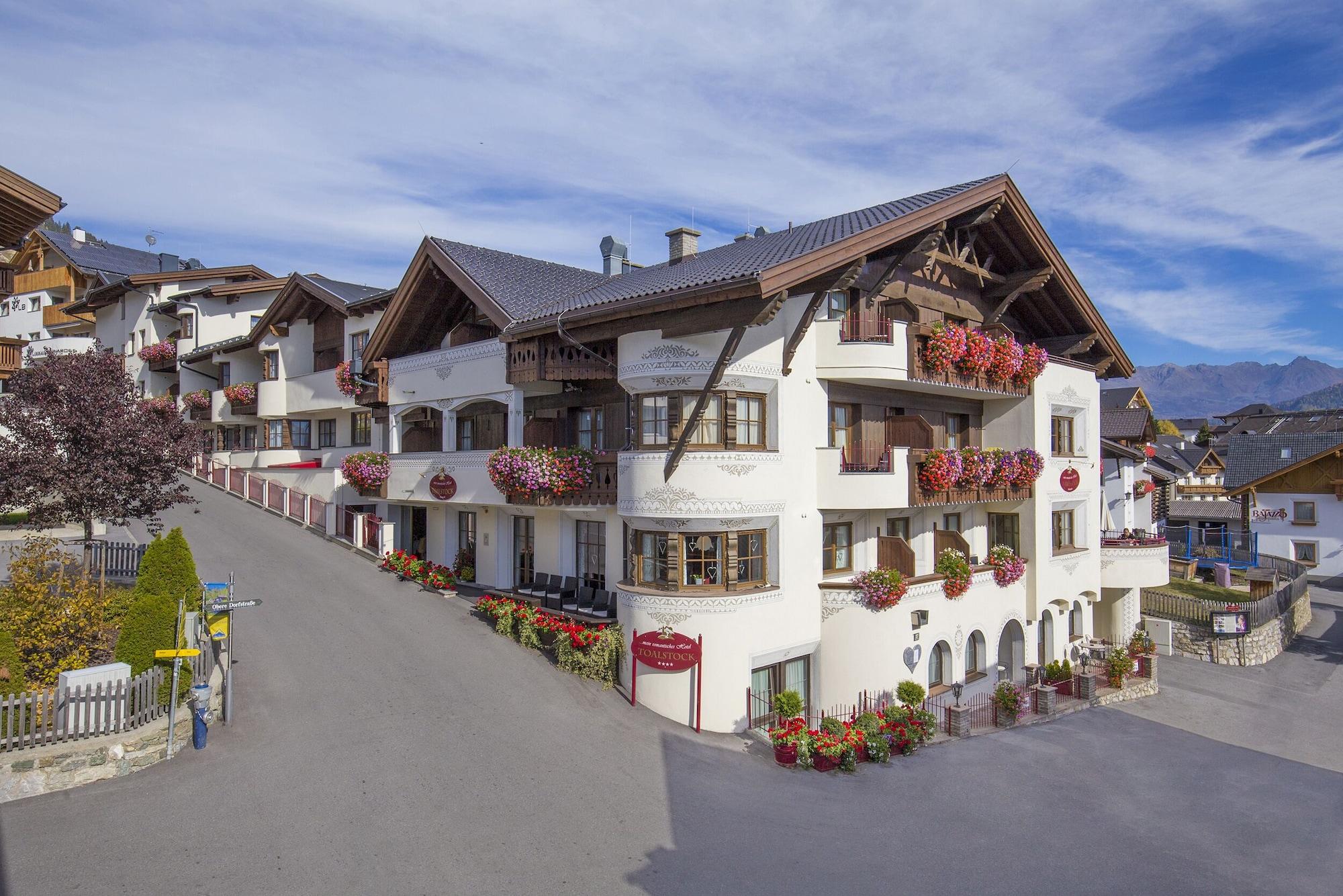 Vista Exterior Hotel Toalstock