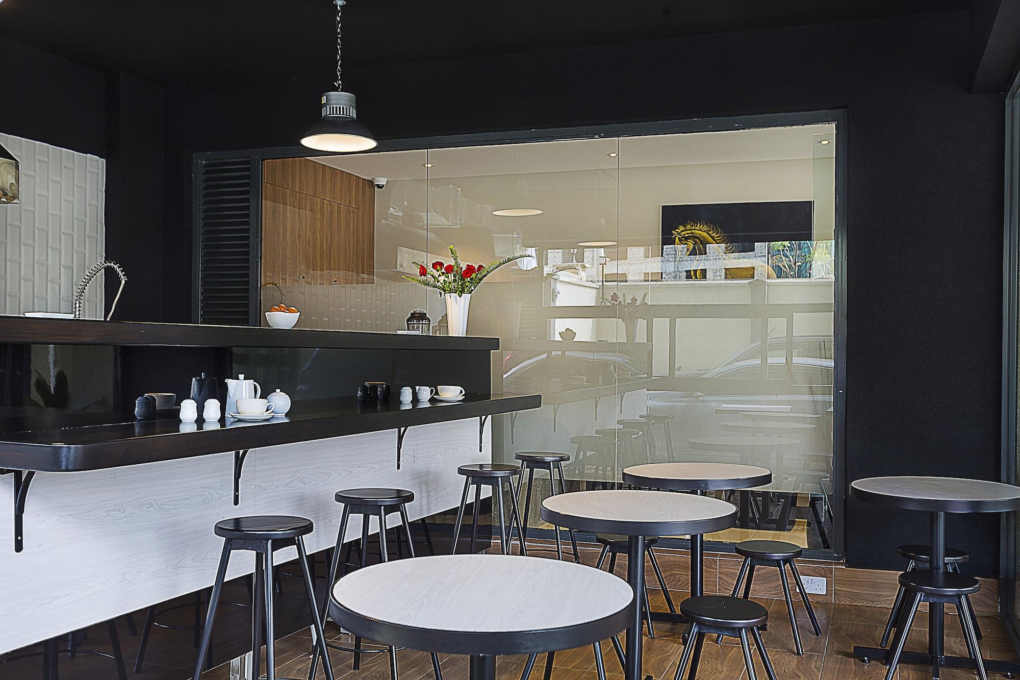 Restaurant L'Aziz Suites