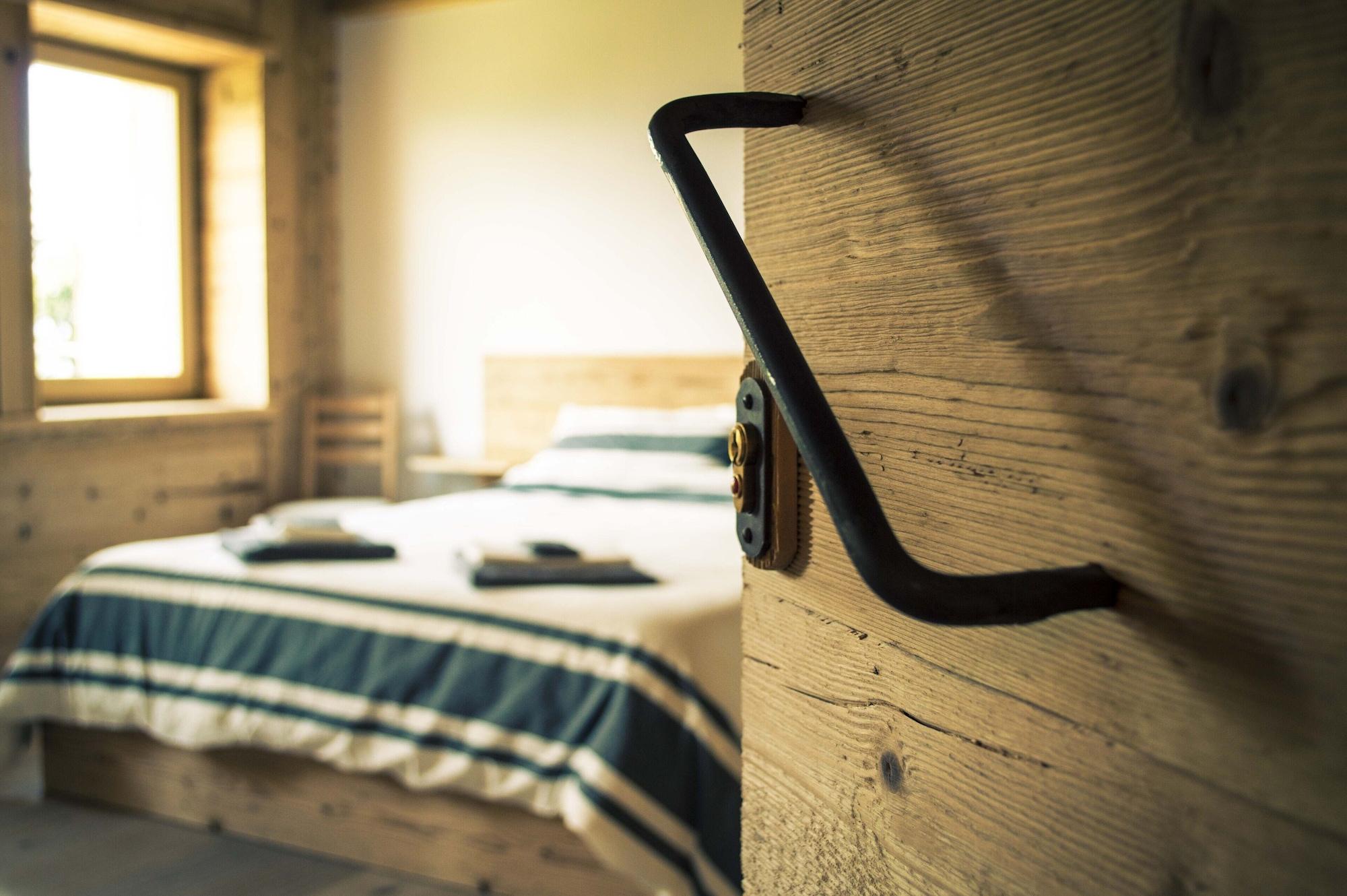 Varios Casa Ekharle - Guesthouse
