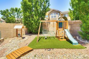 Alquiler Vacacional - Family Home w/ Seasonal Pool Access in Albuquerque