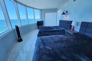 Alquiler Vacacional - Direct Ocean View Oasis on the World's Most Famous Beach!