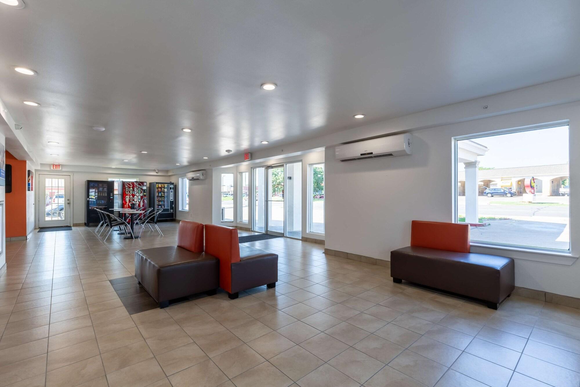 Vista Lobby Motel 6 Bryan, TX - University Area