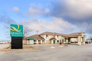 Alojamiento - Quality Inn & Suites