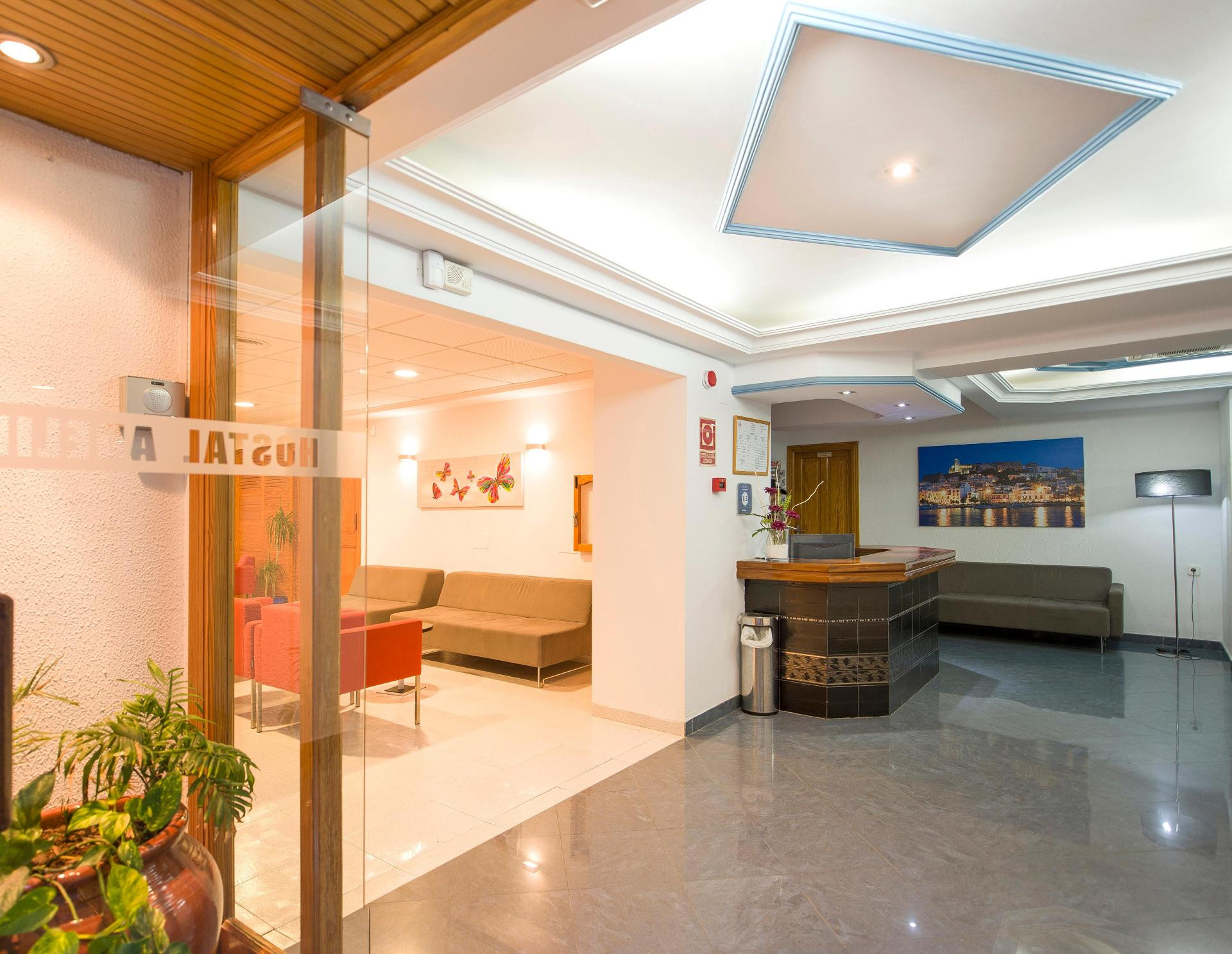 Vista Lobby Hostal Adelino