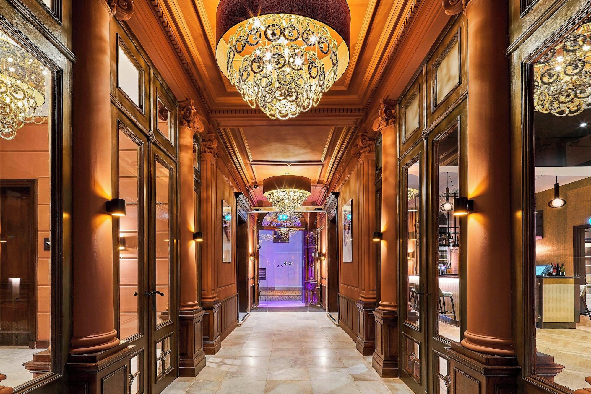 Vista Lobby Hotel Nassau Breda, Autograph Collection by Marriott