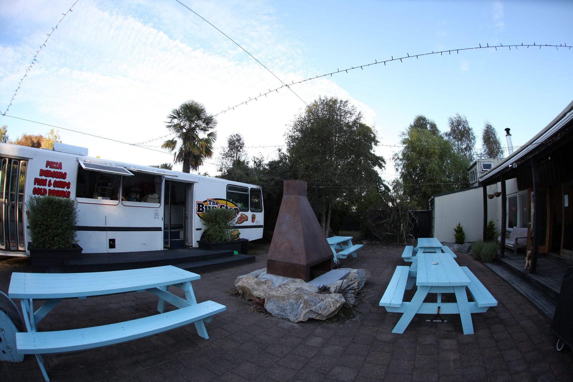 Restaurant Adventure Inn Marahau - Hostel