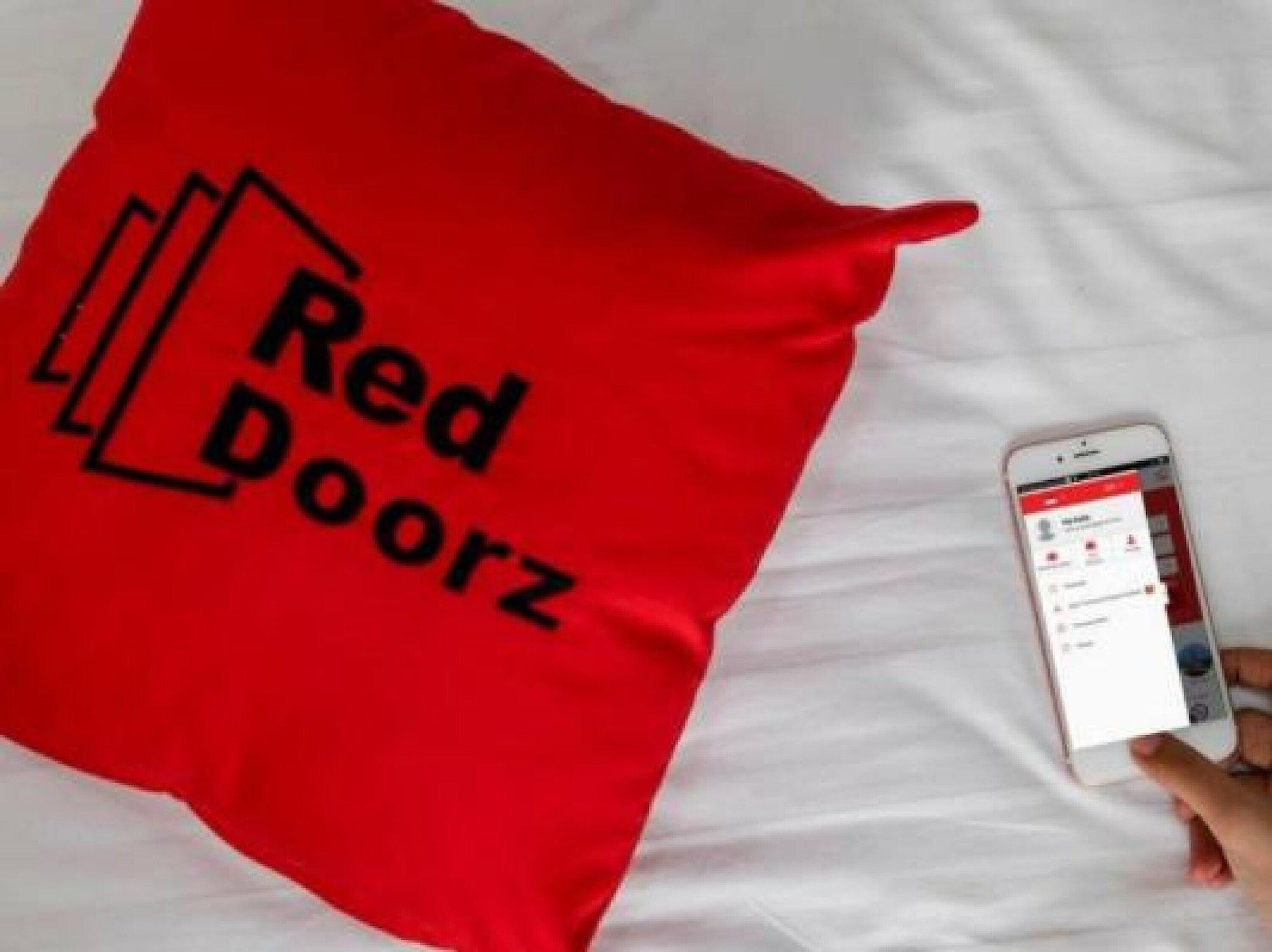 Vista Exterior RedDoorz Plus @ Samratulangi Manado