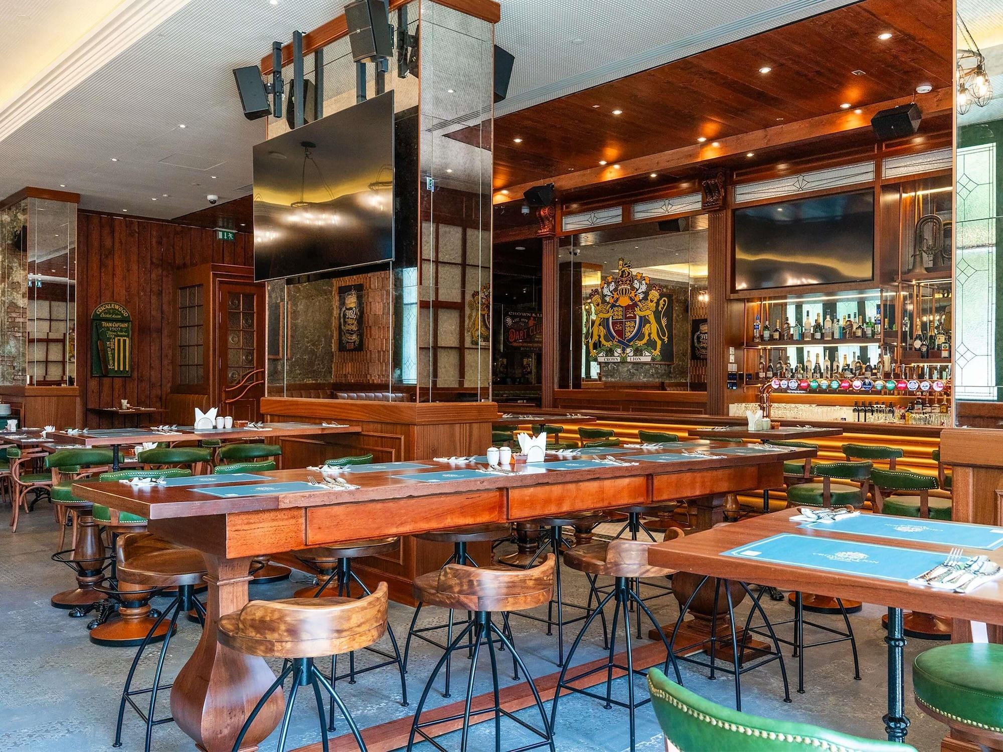 Bar/Salón ibis One Central Hotel