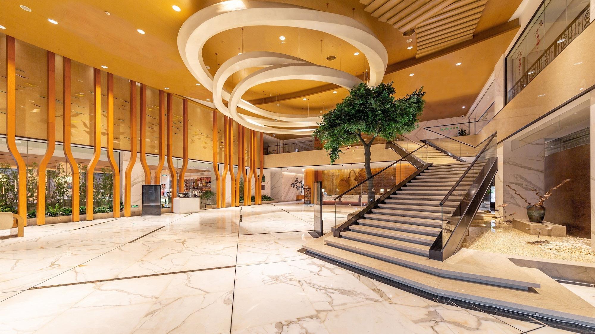 Vista Exterior Holiday Inn Nanjing Xuanwu Lake by IHG