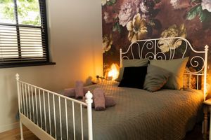 Alquiler Vacacional - Romantic luxury apartment  great garden with fire table 5 minutes to the forest.