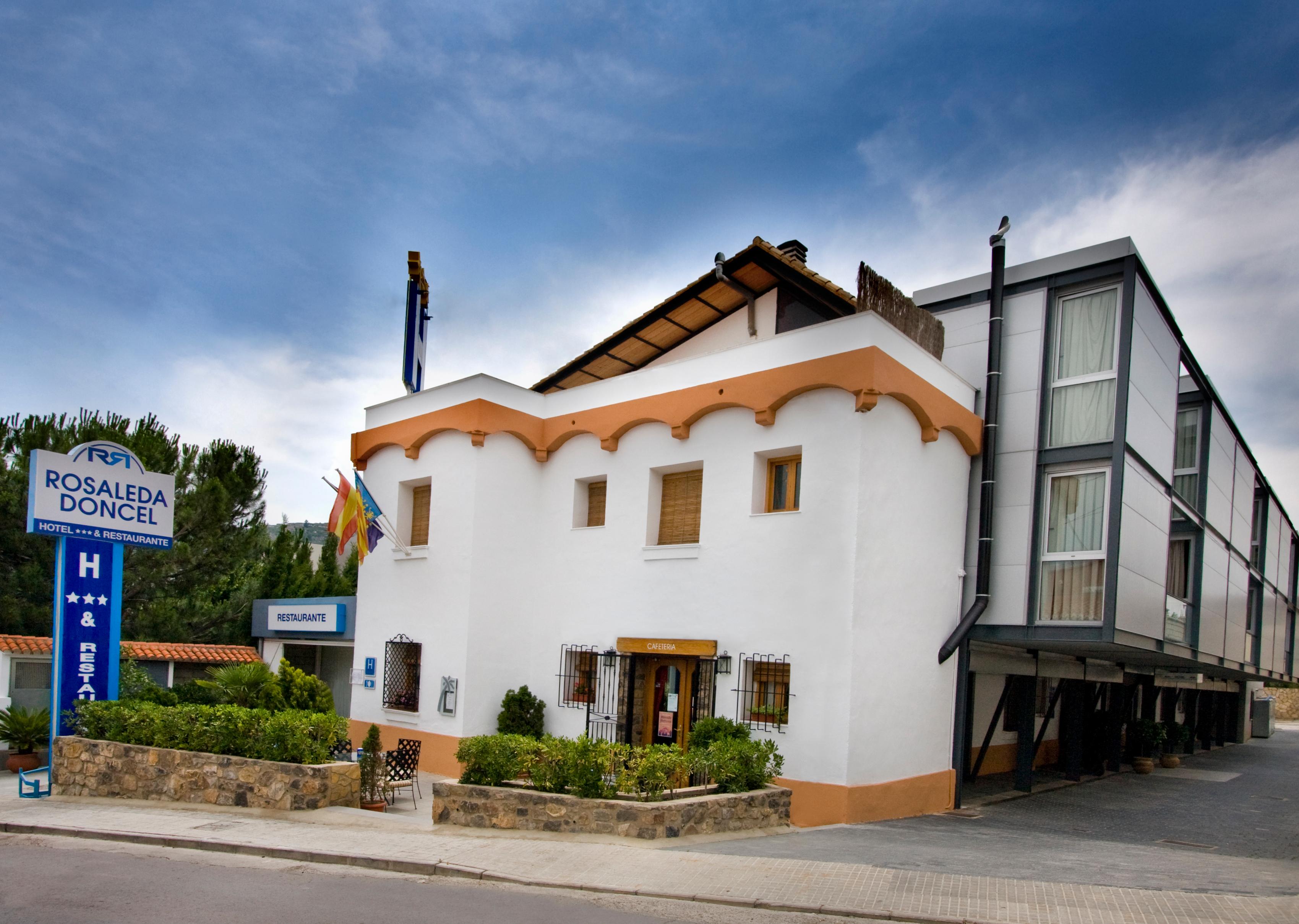 Vista Exterior Hotel Rosaleda Doncel