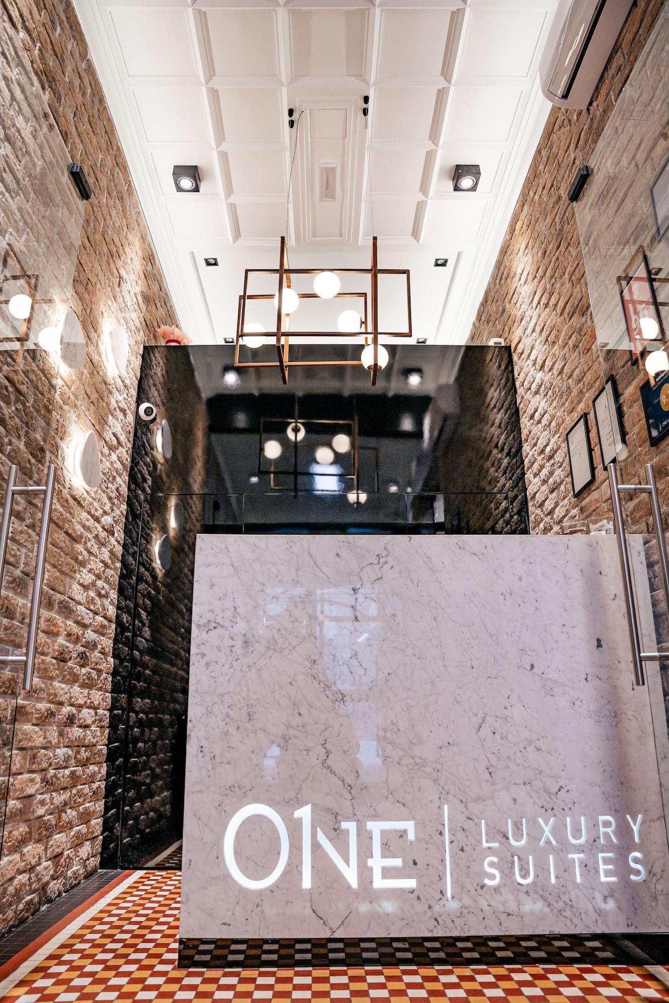 Vista Lobby One Luxury Suites