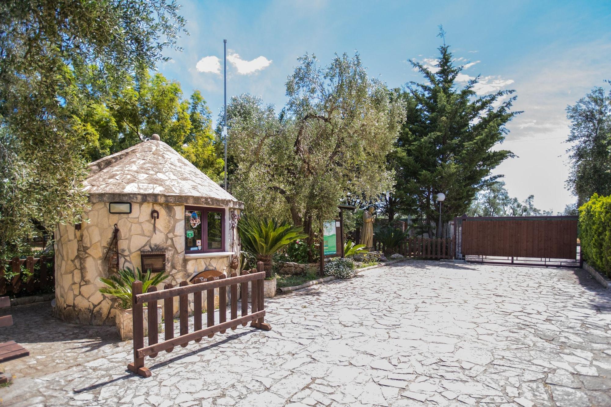 Vista Exterior Tenuta Padre Pio