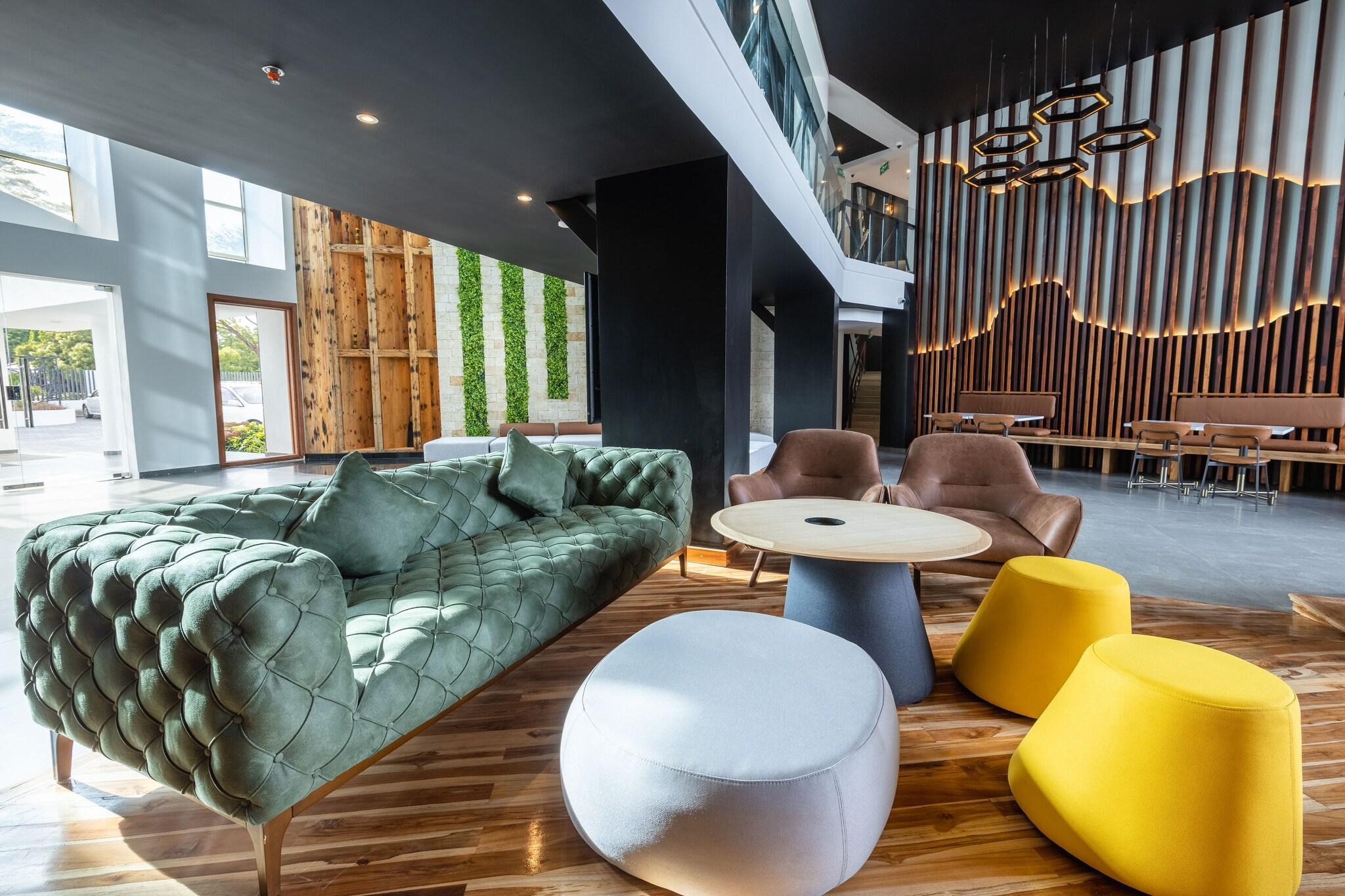 Vista Lobby Giraffe Beach Hotel