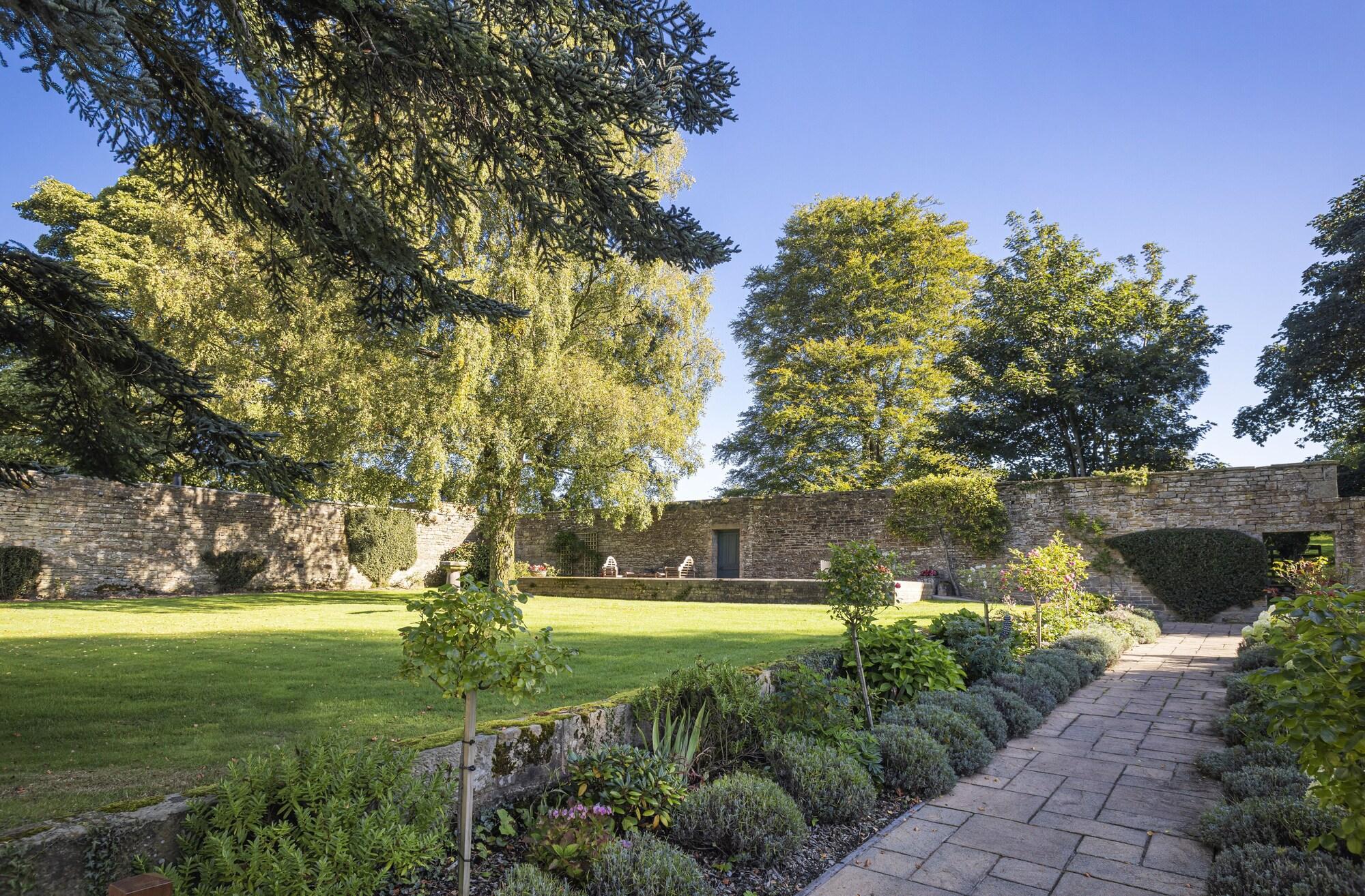 Vista Exterior Farlam Hall Hotel & Restaurant