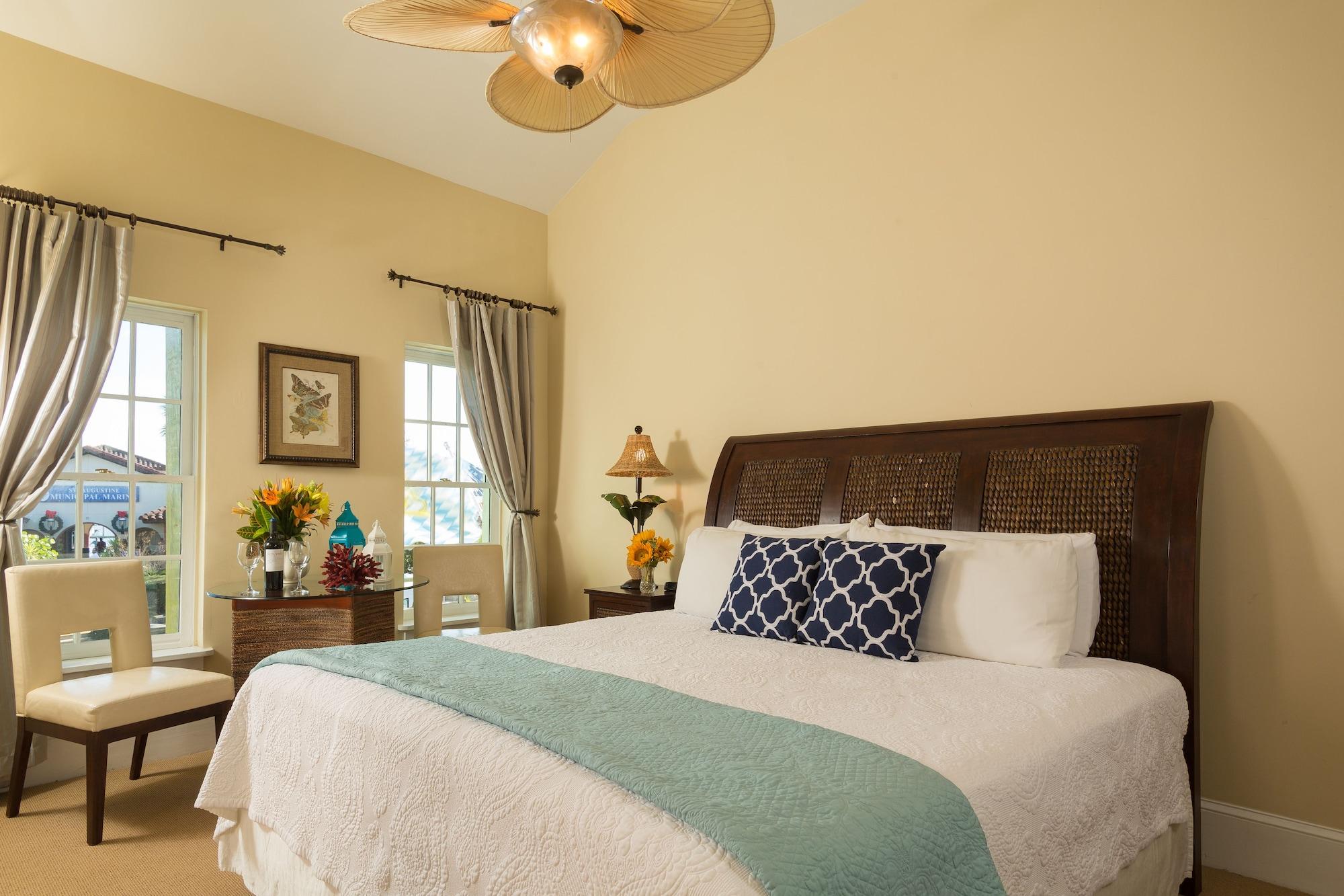 Varios Bella Bay Inn
