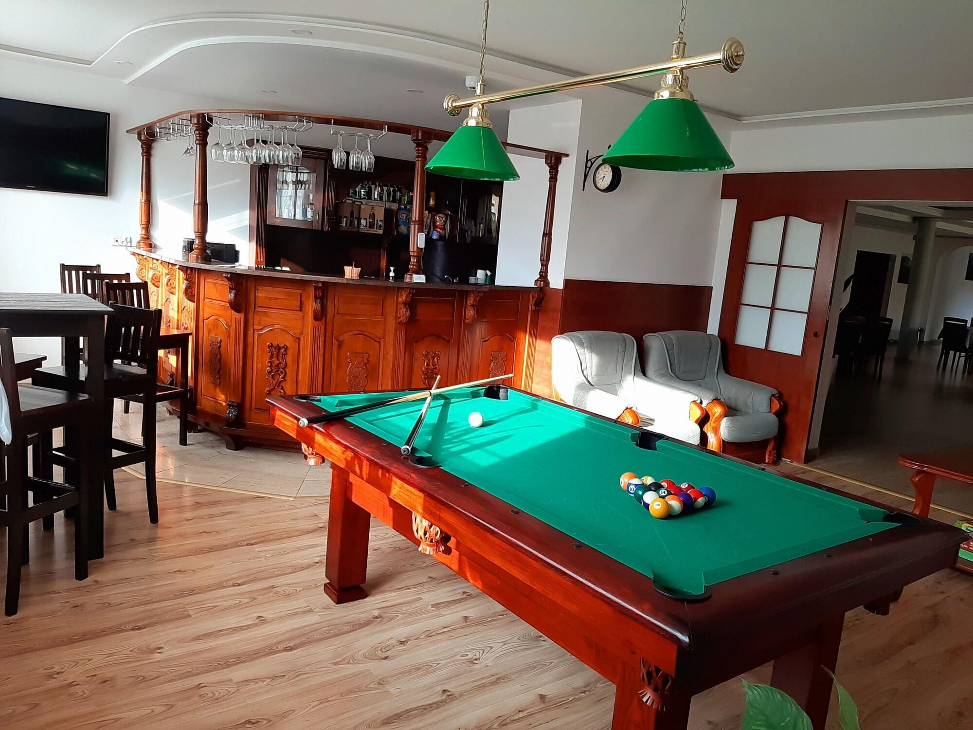 Bar/Salón Malachit Medical Spa