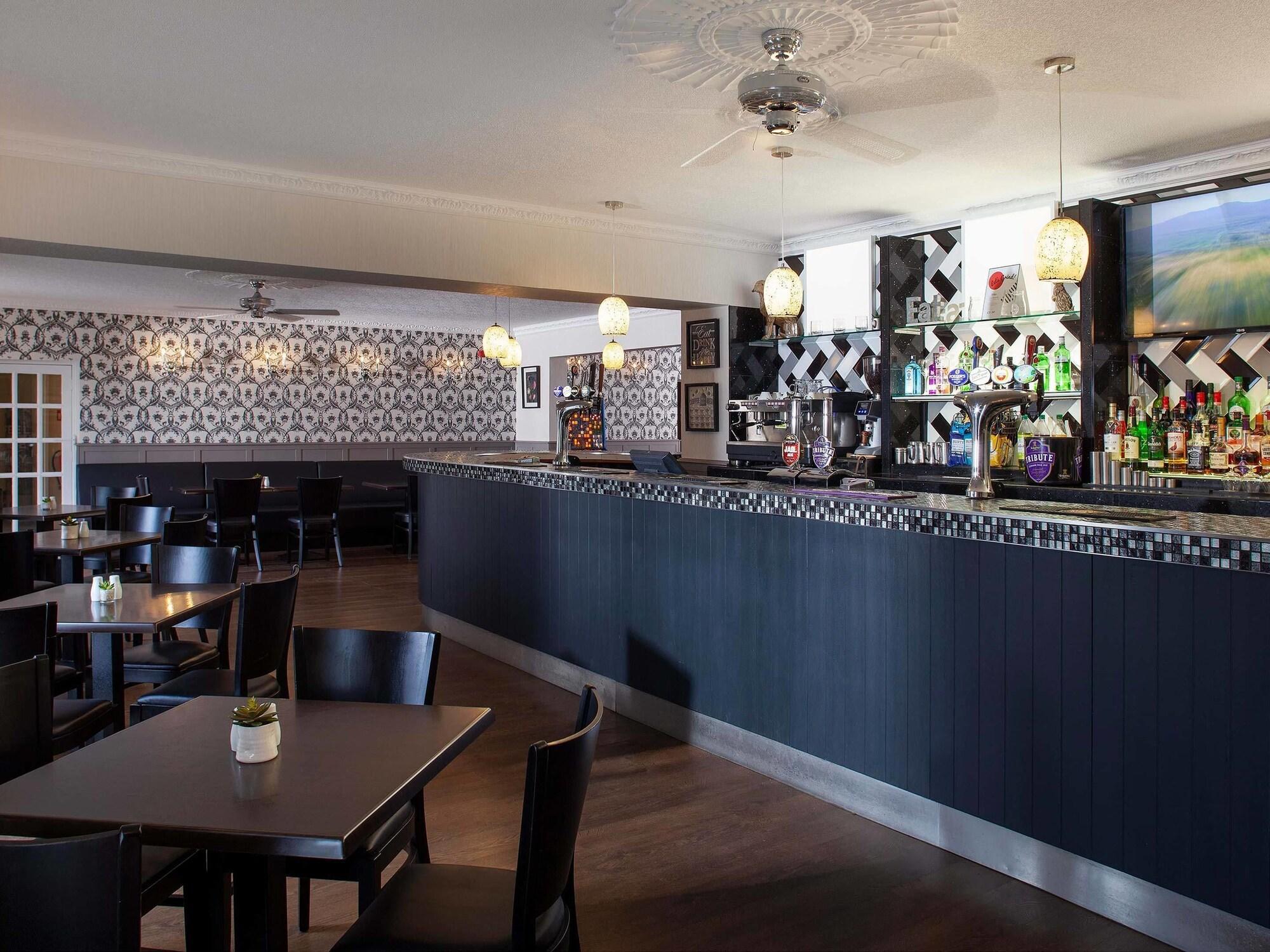 Bar/Salón Elfordleigh Hotel Golf and Leisure Club