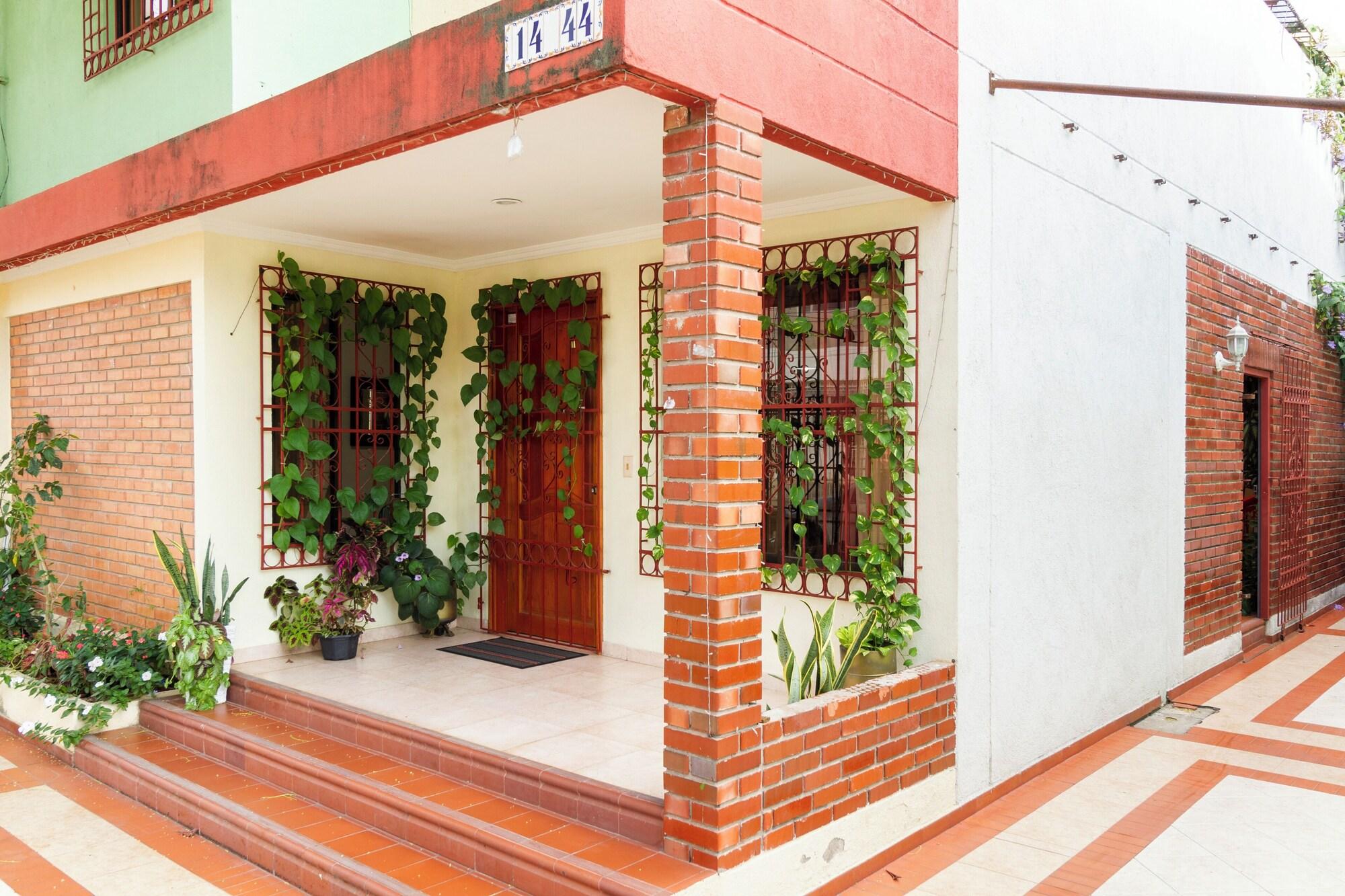 Vista Exterior Hostal Cartagonova