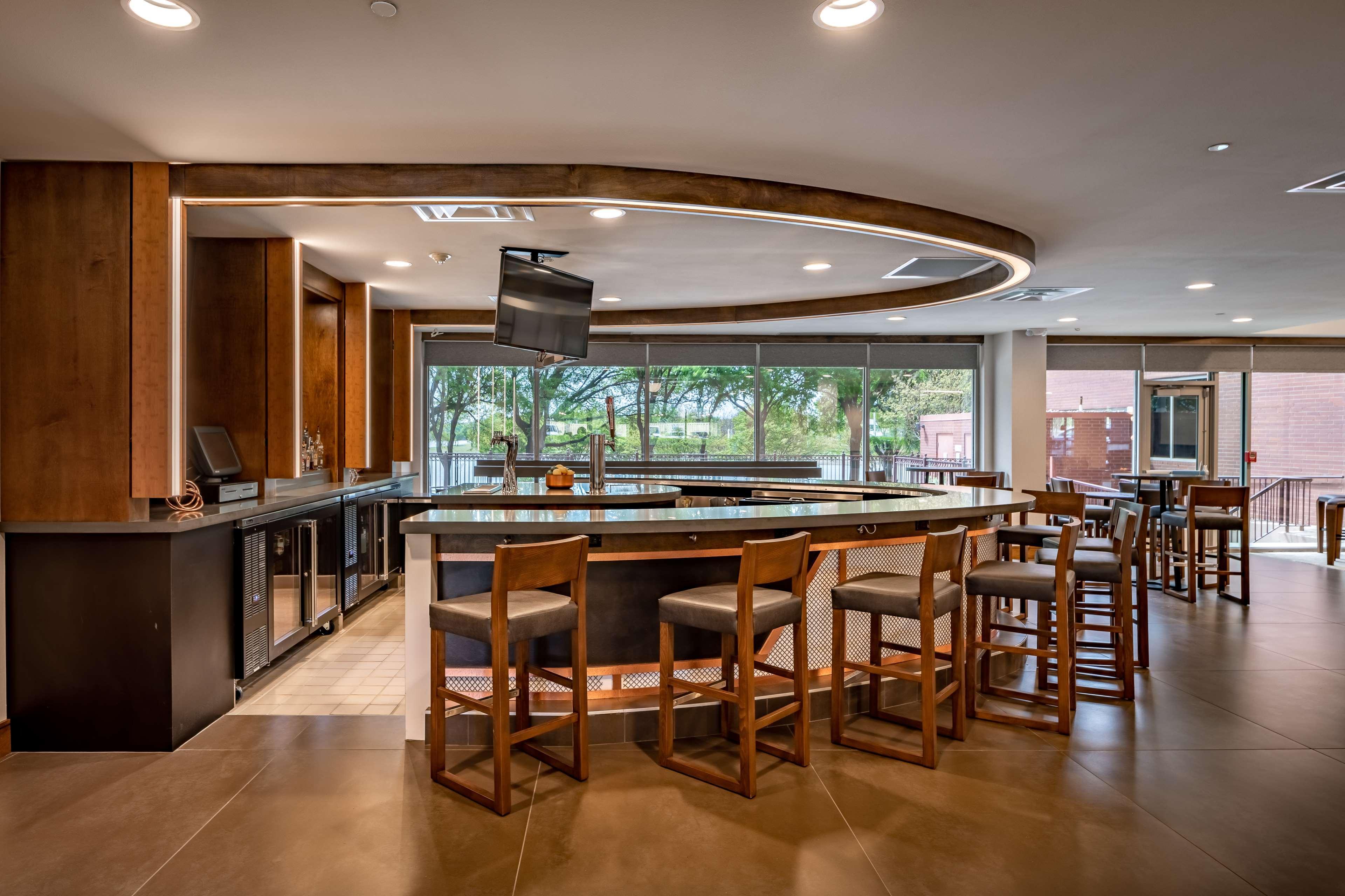 Bar/Salón DoubleTree by Hilton Dallas - Farmers Branch