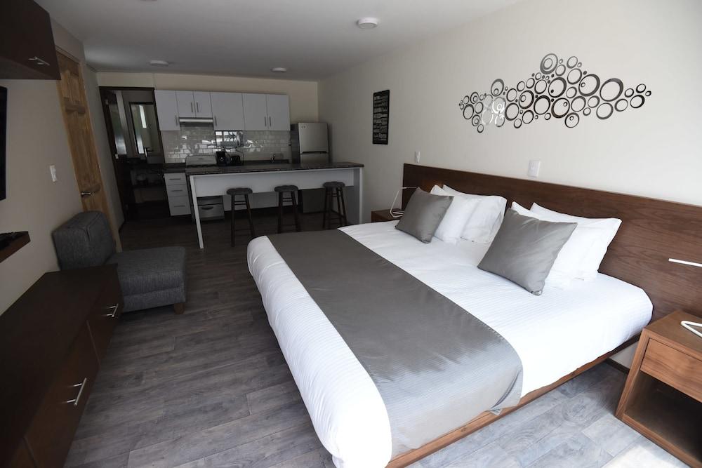 Hotel OM 686 Urban Lofts