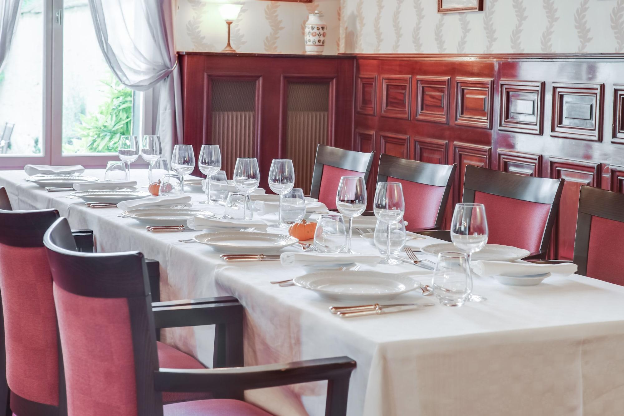 Restaurant Hotel Chantilly Le Relais D'aumale