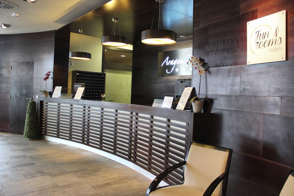 Vista Lobby Hotel & Spa Aragon Hills