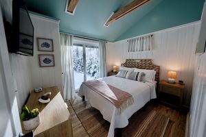 Alquiler Vacacional - Relaxing Truro Cottage with Private Patio Near Beaches