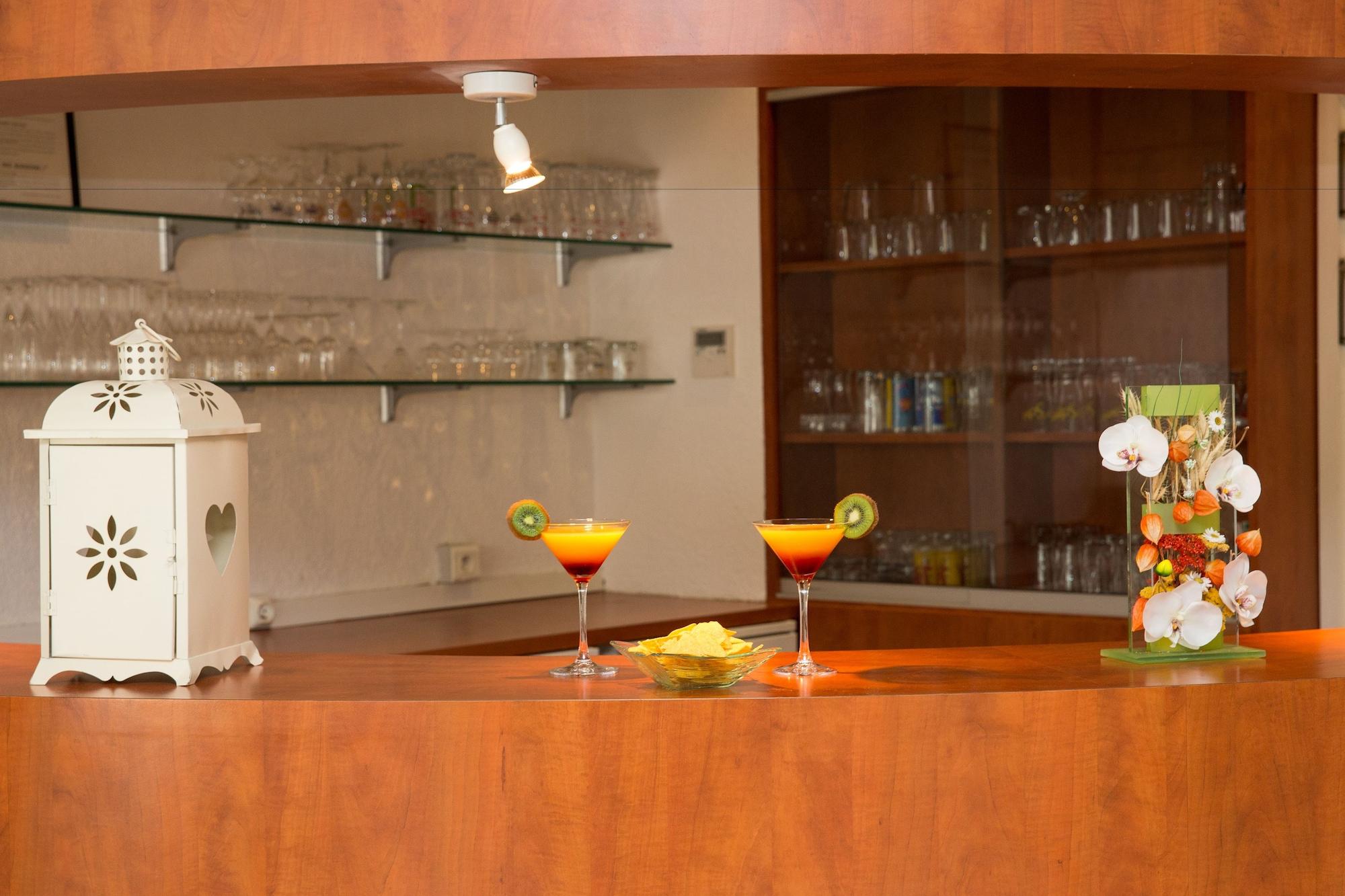 Bar/Salón CERISE Dax - Les Jardins du Lac