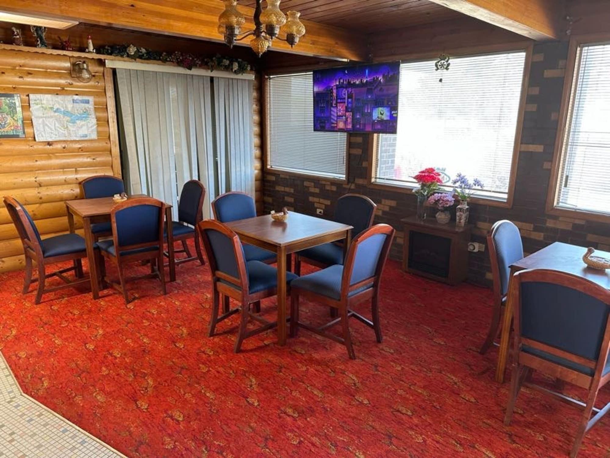 Restaurant Love Hotels Western Holiday by OYO at Harlan Lake NE