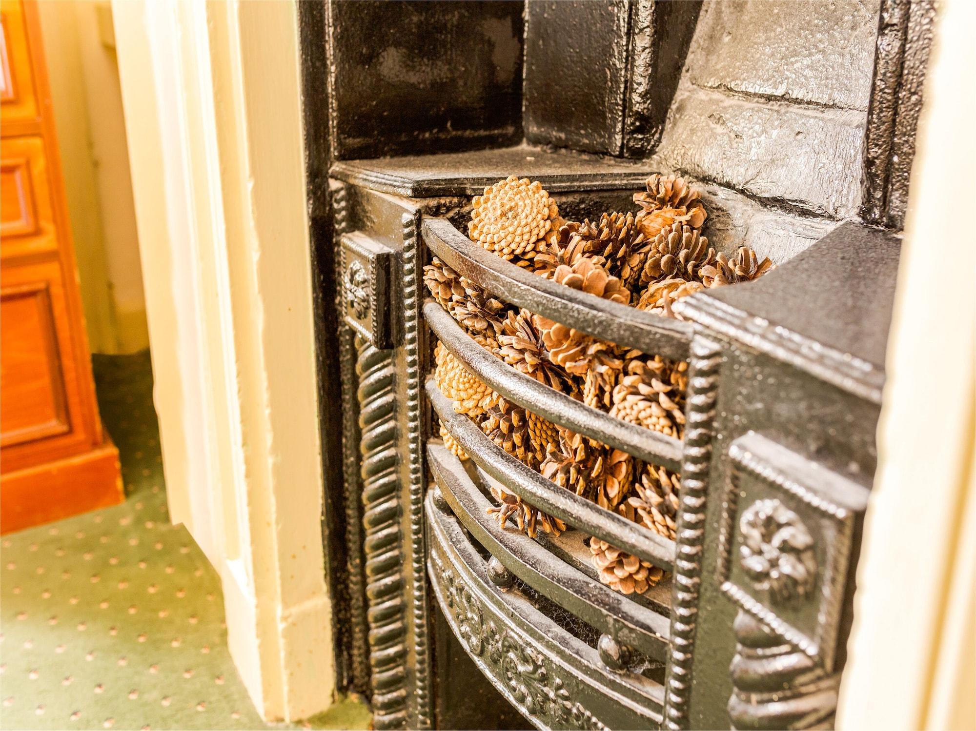 Bar/Salón OYO Bailbrook Lodge, Bath