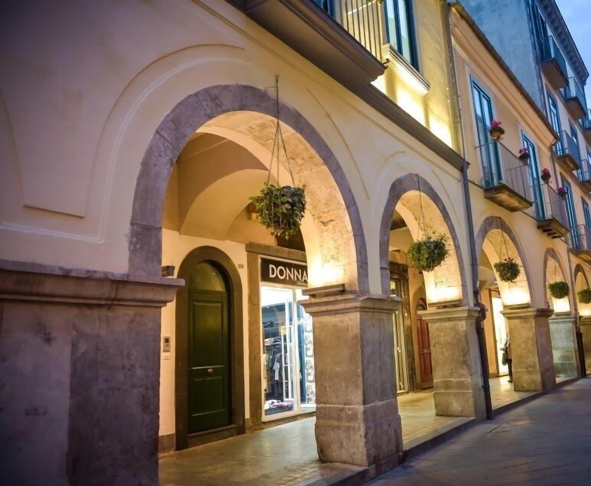 Vista Exterior B&B Palazzo Liguori