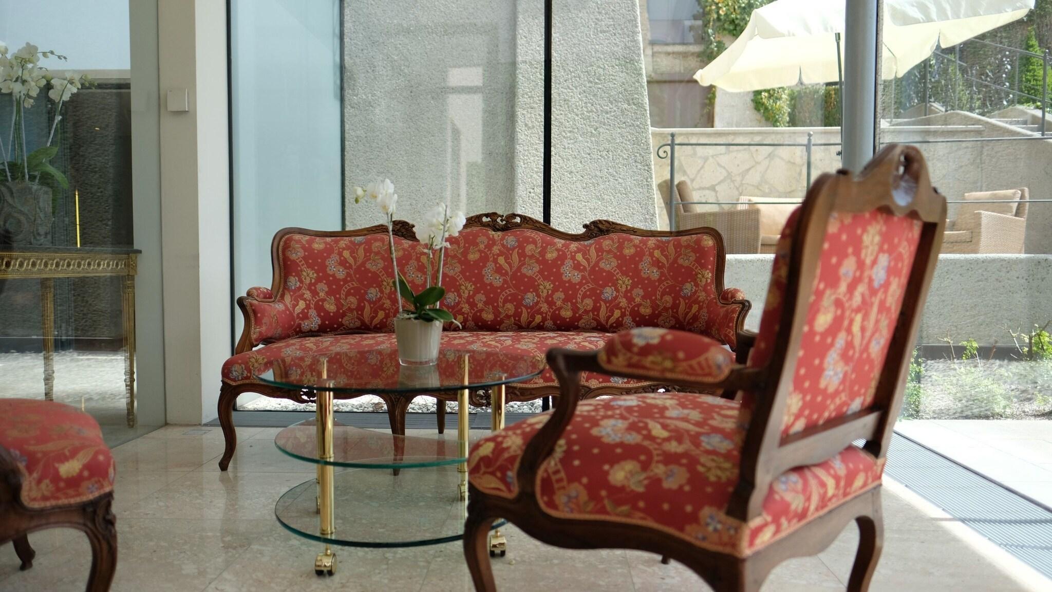 Vista Lobby Schloss Mönchstein