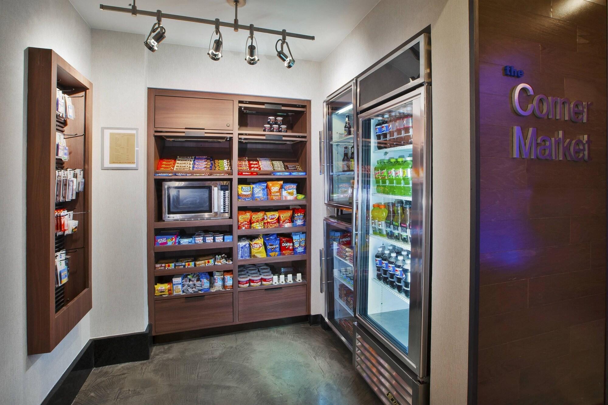 Bar/Salón Fairfield Inn & Suites by Marriott Milwaukee Downtown