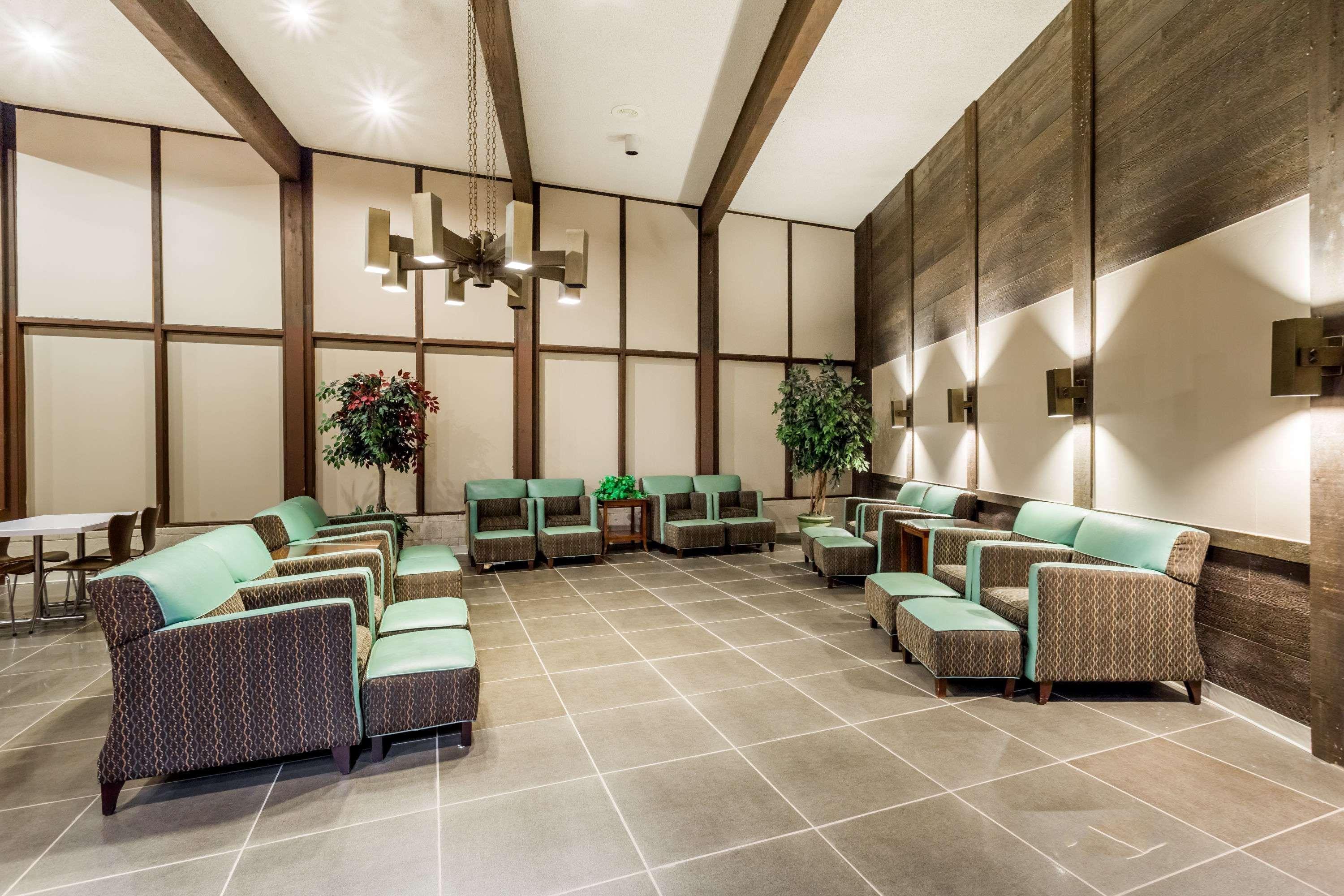 Vista Lobby Super 8 by Wyndham Sterling CO