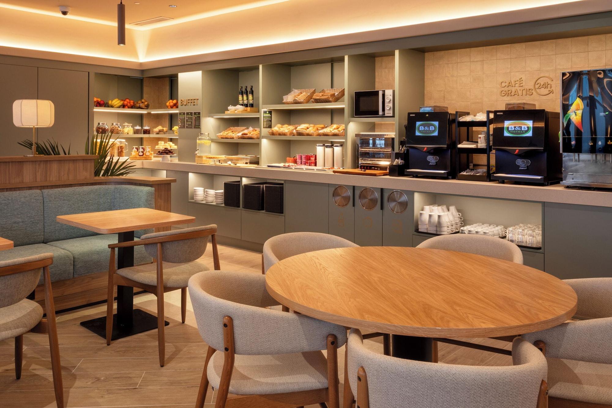 Restaurant B&B HOTEL Madrid Vallecas Ensanche