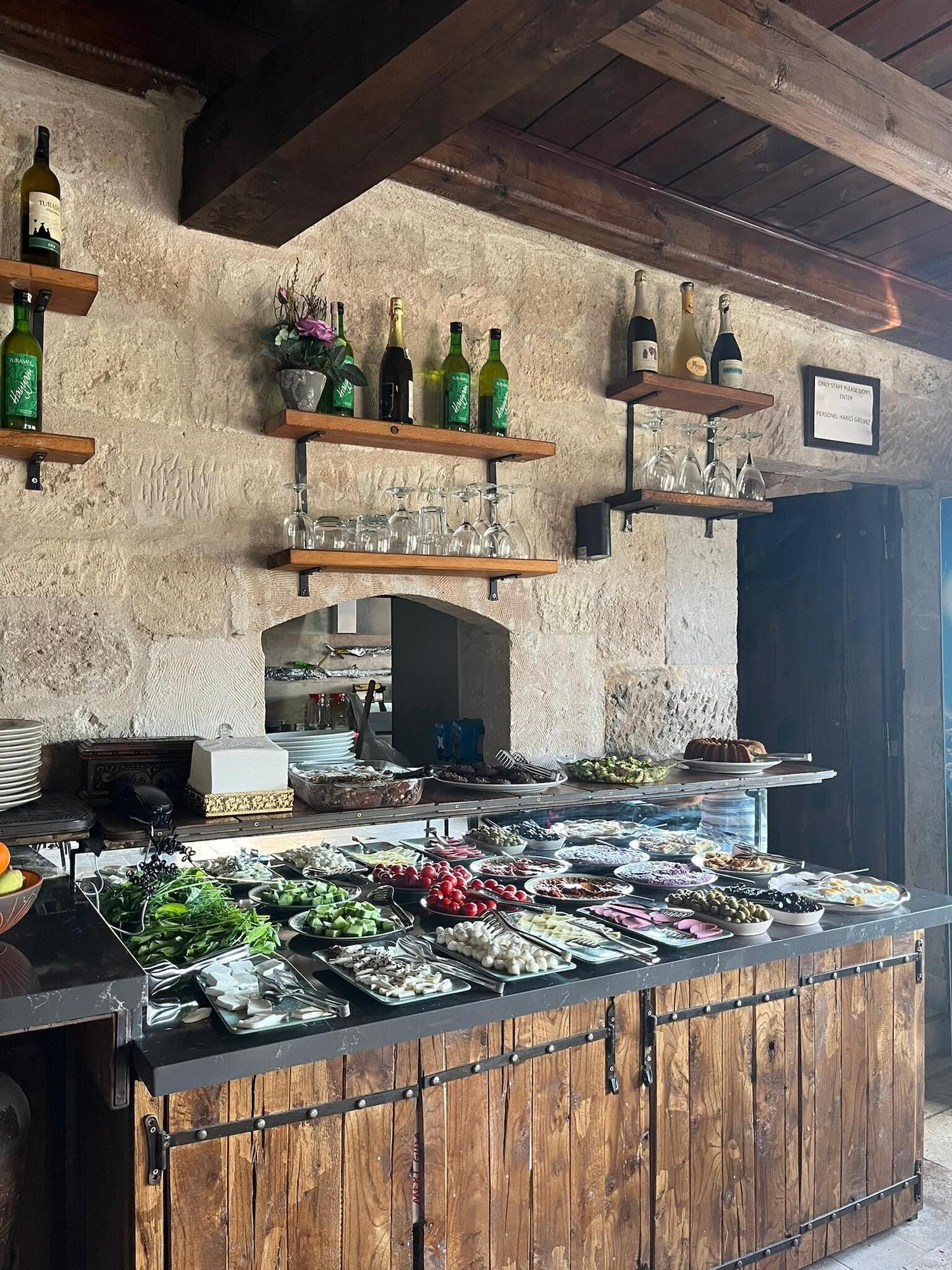 Restaurant Century Cave Hotel