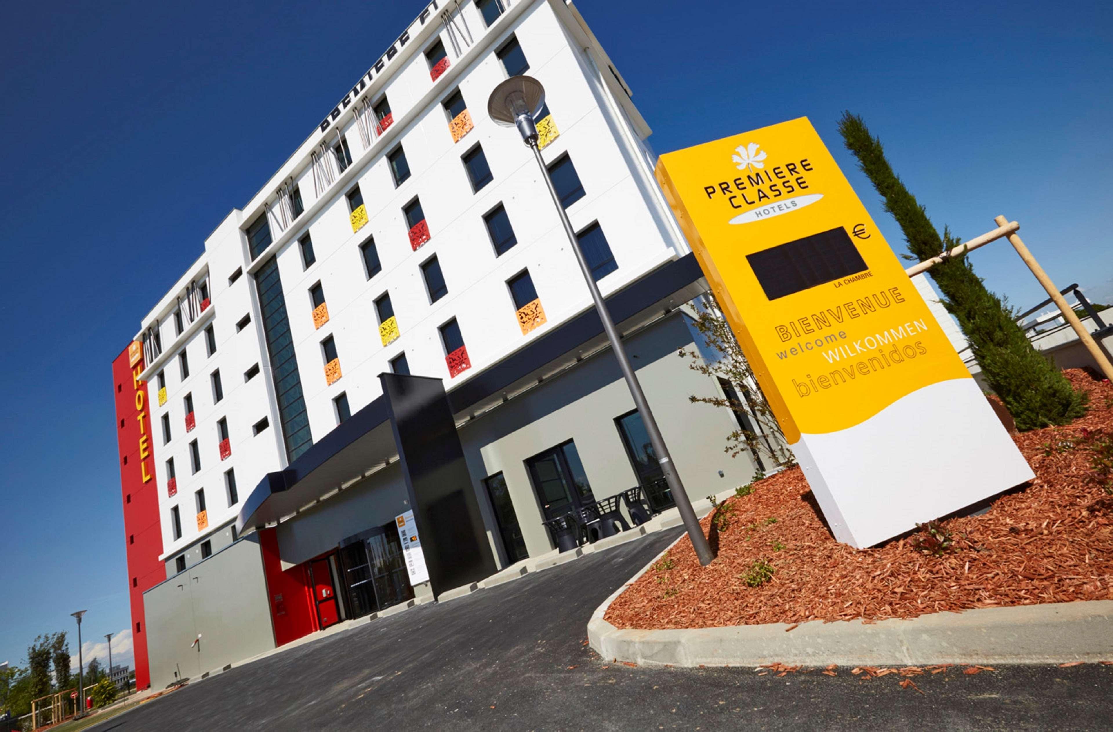 Vista Exterior Première Classe Lyon Est - Saint-Priest Eurexpo