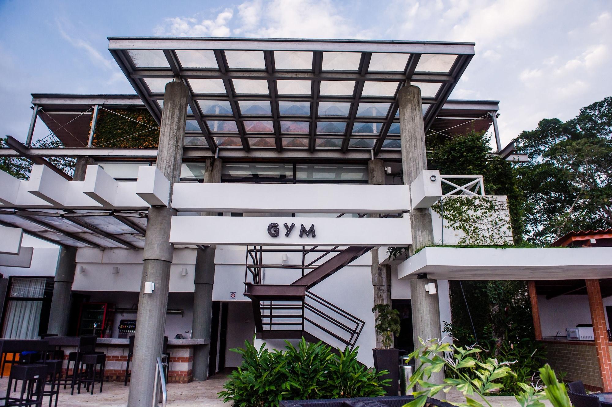 Gimnasio Summit Rainforest & Golf Resort