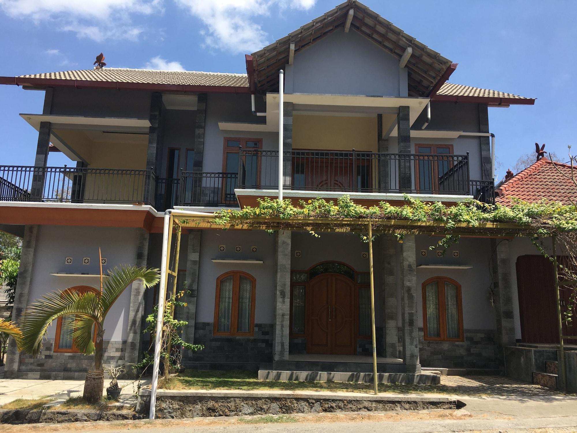 Vista Exterior Dewisri Homestay