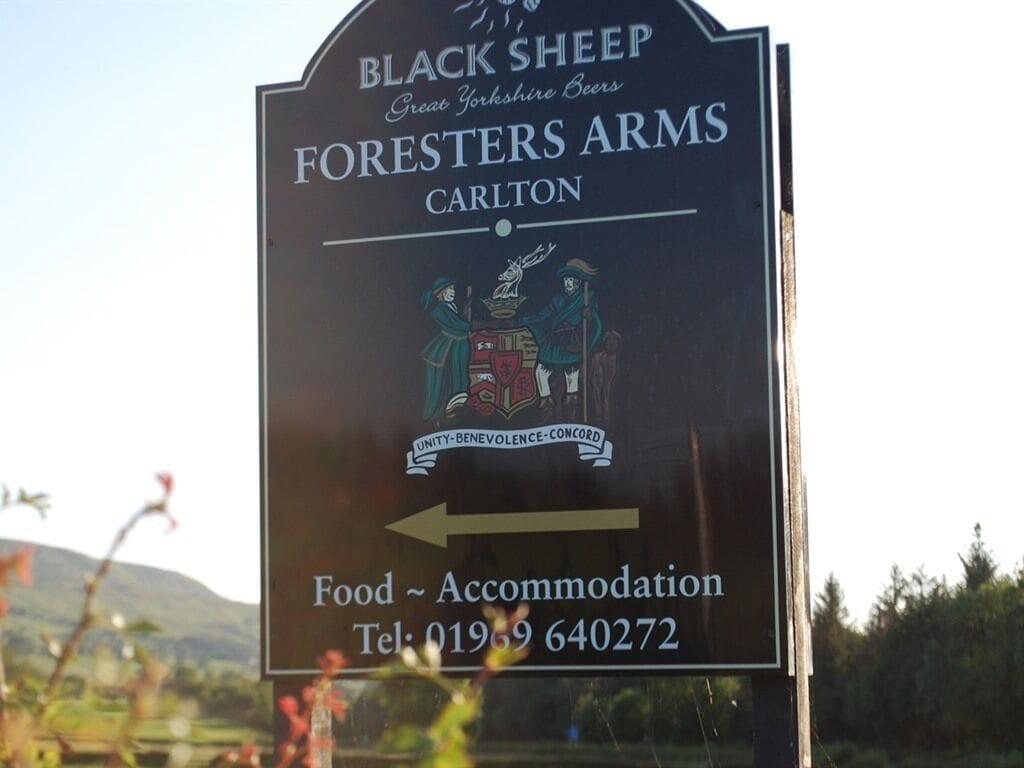Varios The Foresters Arms