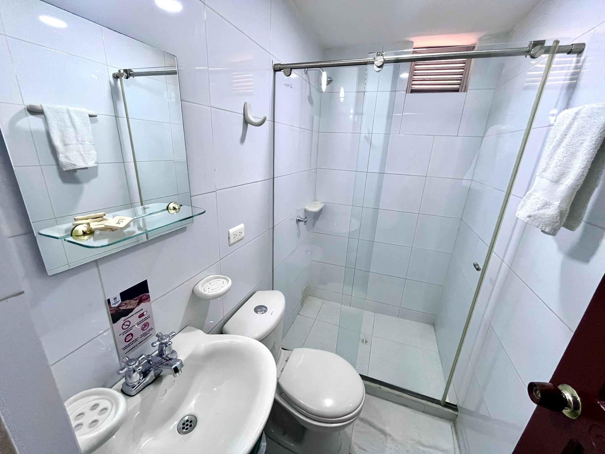 Baño Hotel Exelsior