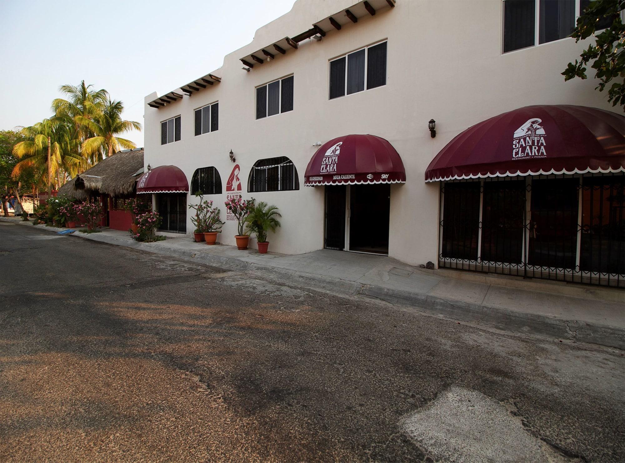 Vista Exterior Posada Santa Clara