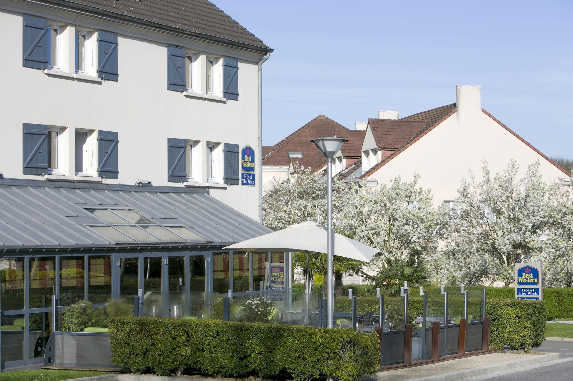 Vista Exterior Best Western The Wish Versailles