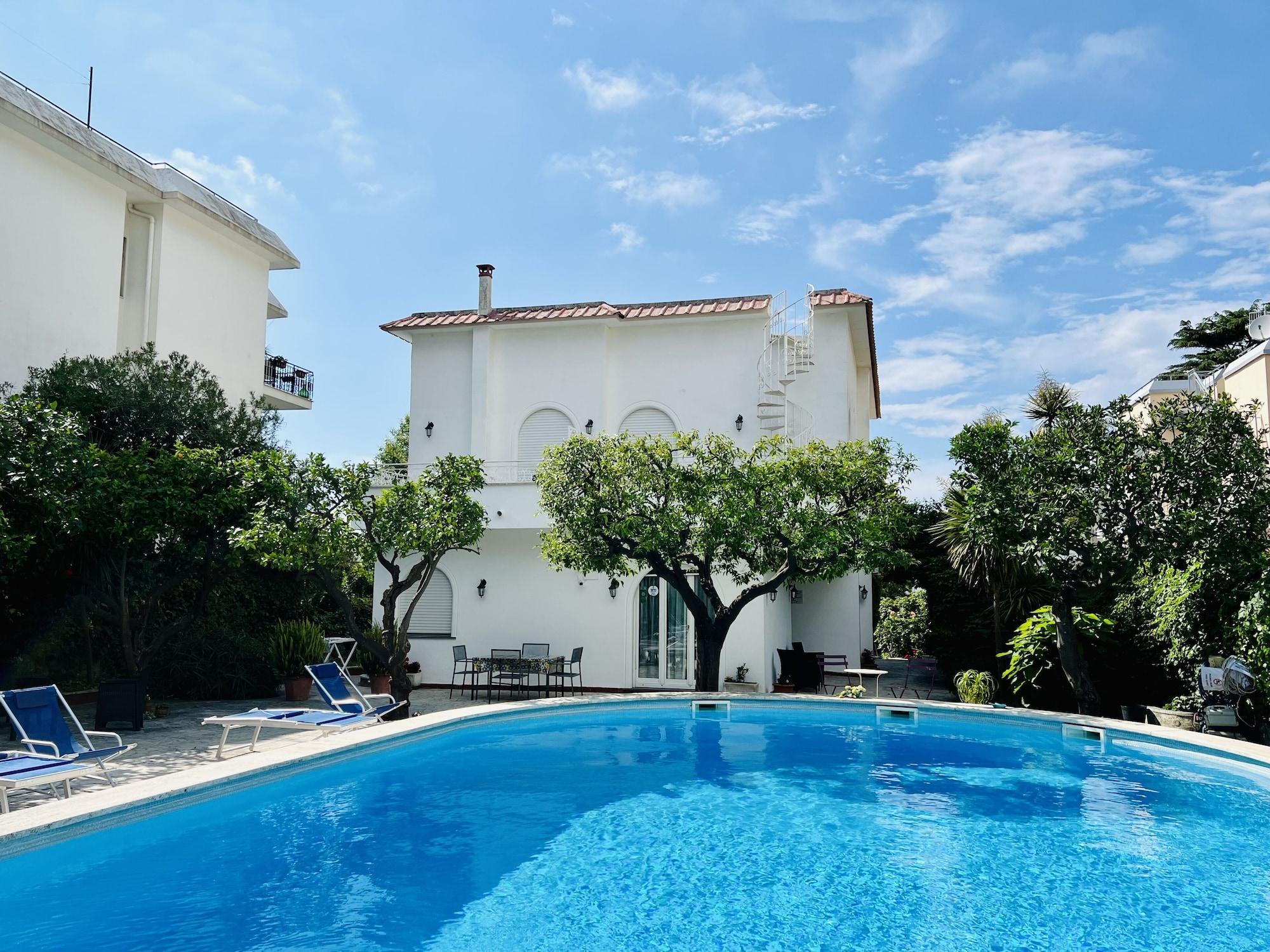 Varios YourHome - Villa Sorrento