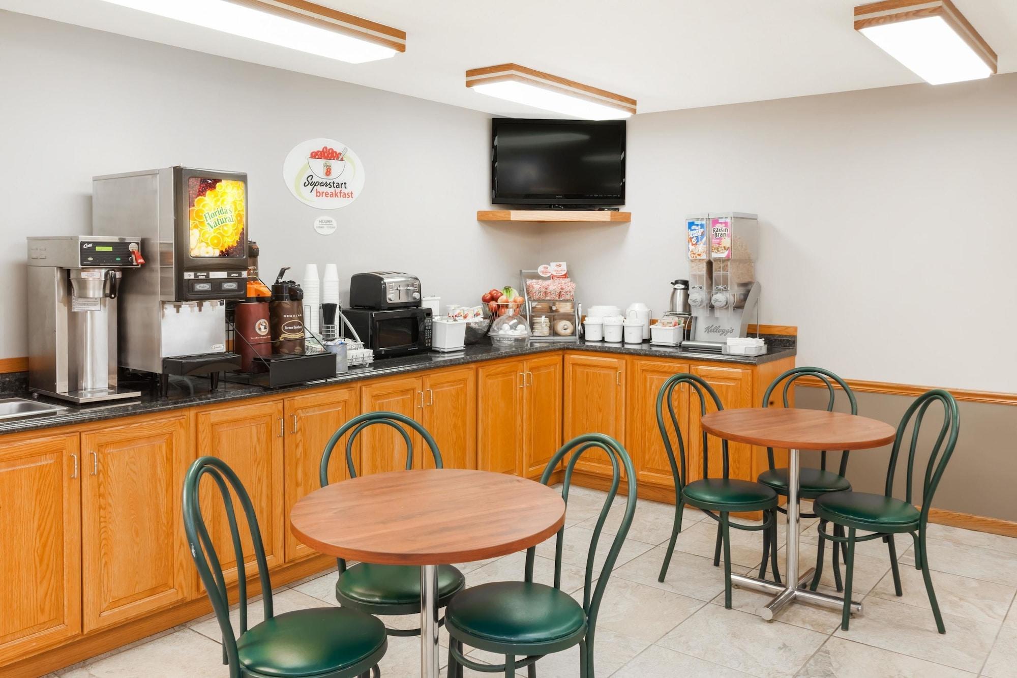 Restaurant Super 8 by Wyndham Watseka