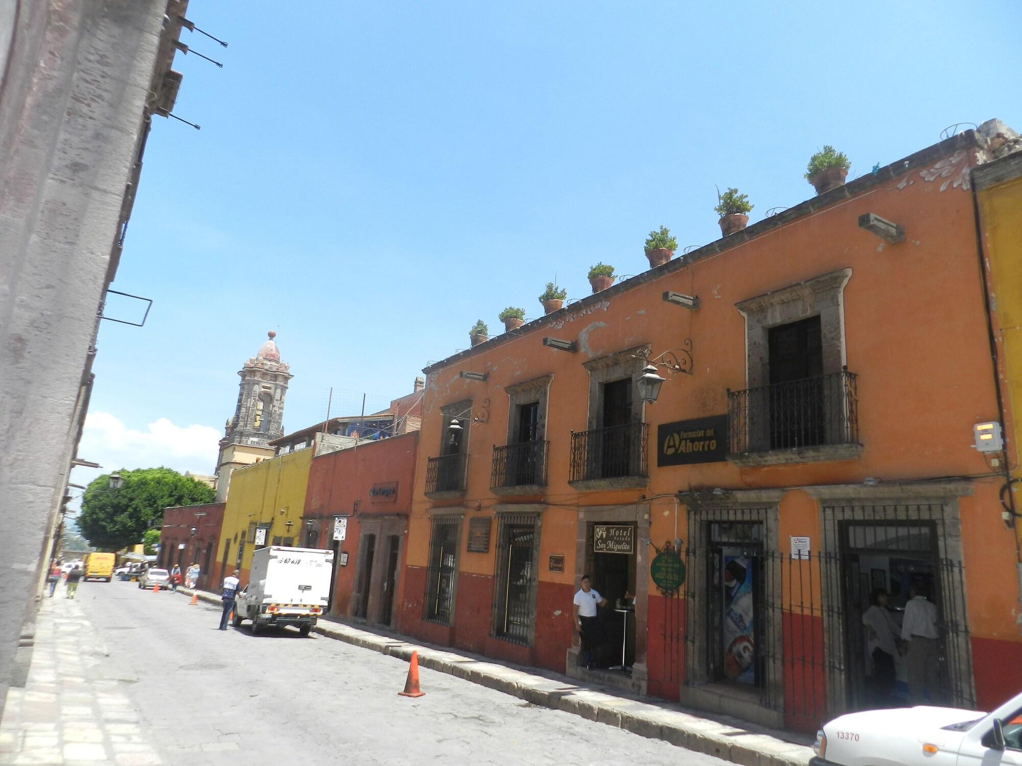 Vista Exterior Hotel Parrokia