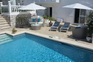 Alojamiento - Boutique Bed & Breakfast Suite with Pool,Garden,Sunroom w/ Panoramic Sea Views